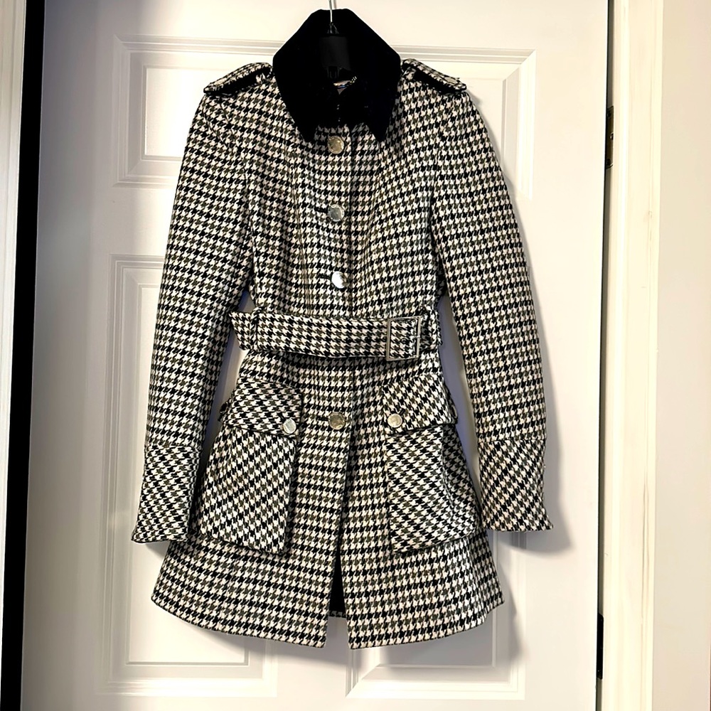 Karen Millen wool coat , gentry used SIZE 2 US